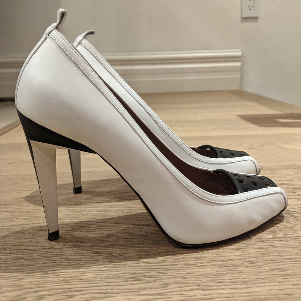 Gorgeous peek a boo Sportmax heels